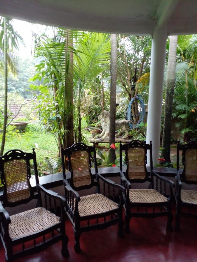 Traditional Kandyan House ภายนอก รูปภาพ