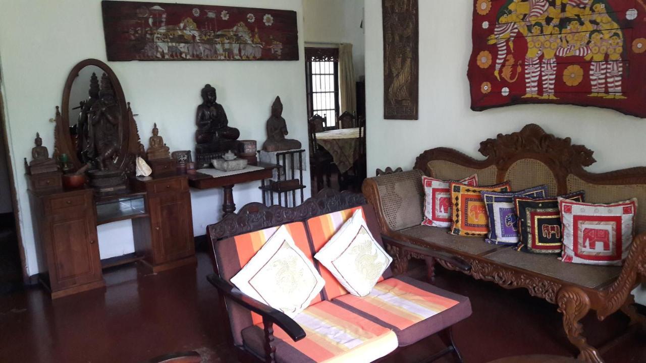 Traditional Kandyan House ภายนอก รูปภาพ